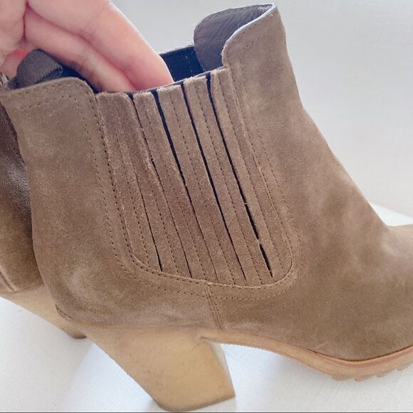 NEW Prada Leather ankle boots in camel/brown - Picture 8 of 14